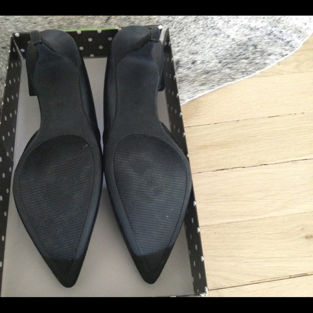 Cute Black Kelly and Katie Pump - Picture 6 of 8